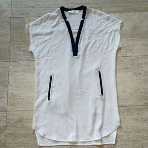 Astr The Label Shift Dress Sz Small Womens Crepe Ivory Black trim V neck Pockets